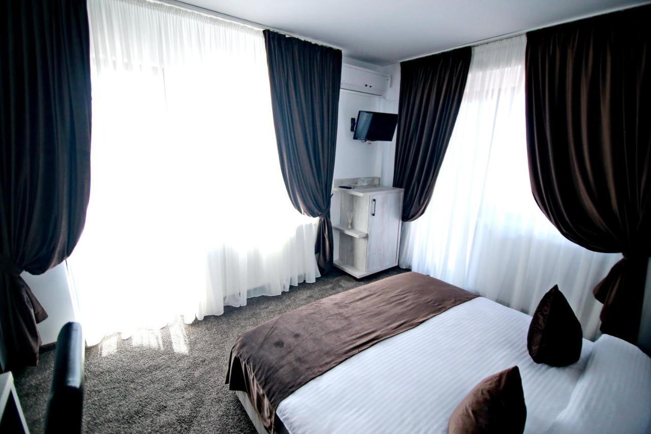 Casa Munteneasca Alessandro Piteşti Extérieur photo