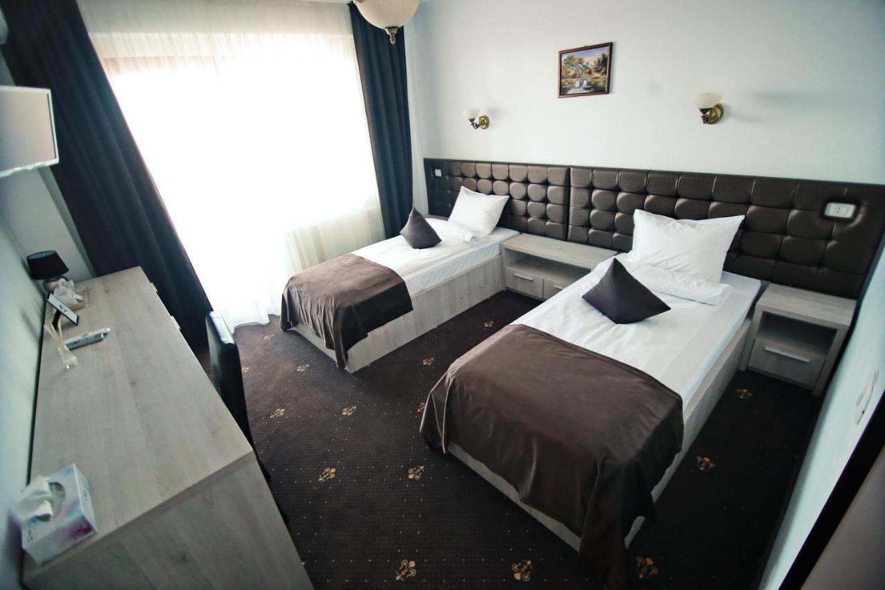 Casa Munteneasca Alessandro Piteşti Extérieur photo